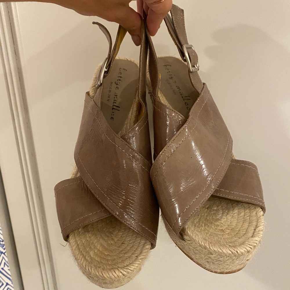 Nude Wedges